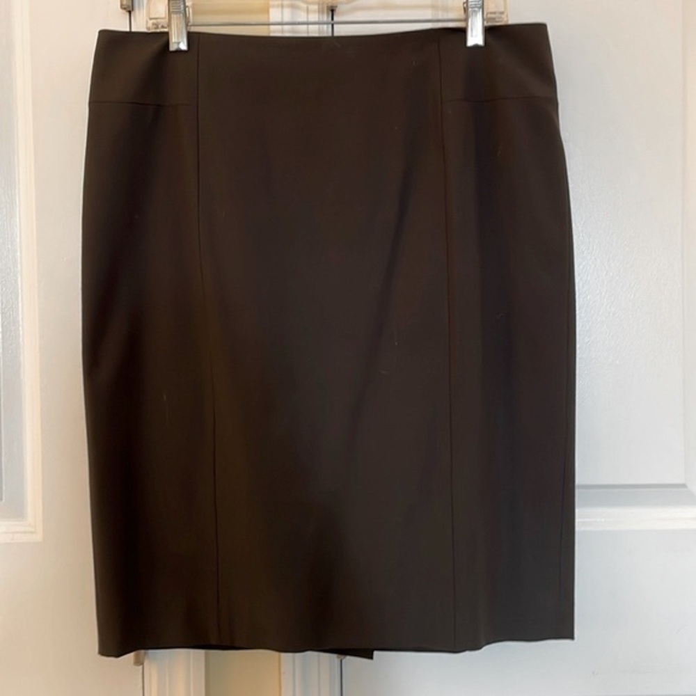 Ann Taylor rayon, poly, & spandex black skirt - Size 14